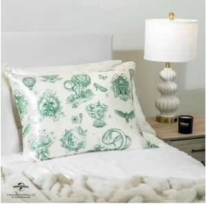 New Blissy 100% Mulberry Silk
Pillowcase - Wicked Amazafying Green -standard